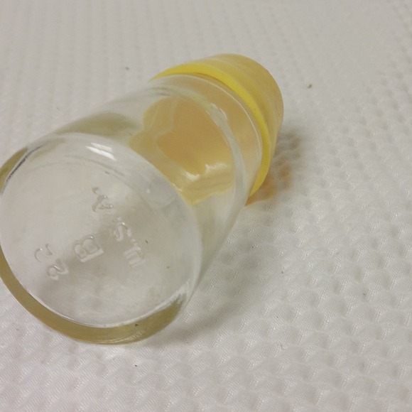 Gemco Toothpick Holder Yellow Top Made in USA 22 B 4 inches tall glass plastic - Picture 6 of 11